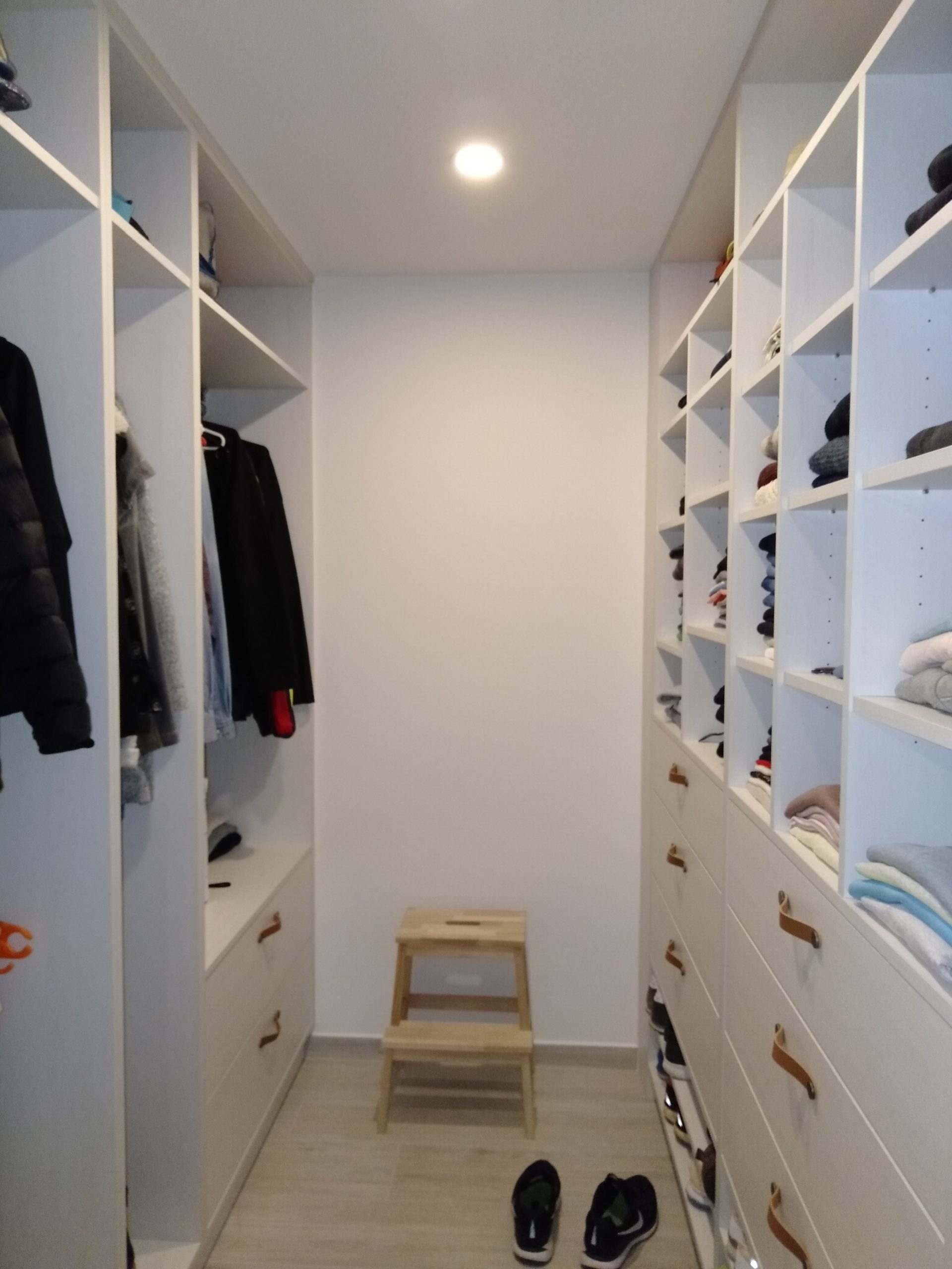 Vestidor-pasillo